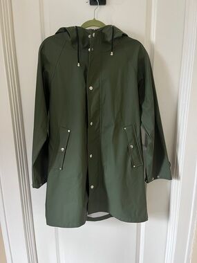 Waterproof Hooded Raincoat in Olive Green